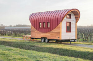 Tiny house cintrée rouge oxyde